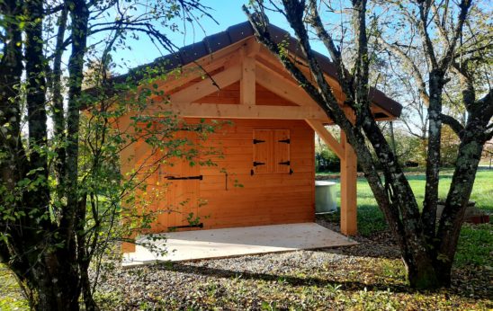 Garages, abris, chalets de jardin, dépendances en bois Jura